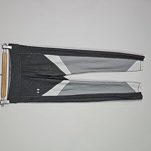 Under Armour small gray and white heatgear compression athletic leggings